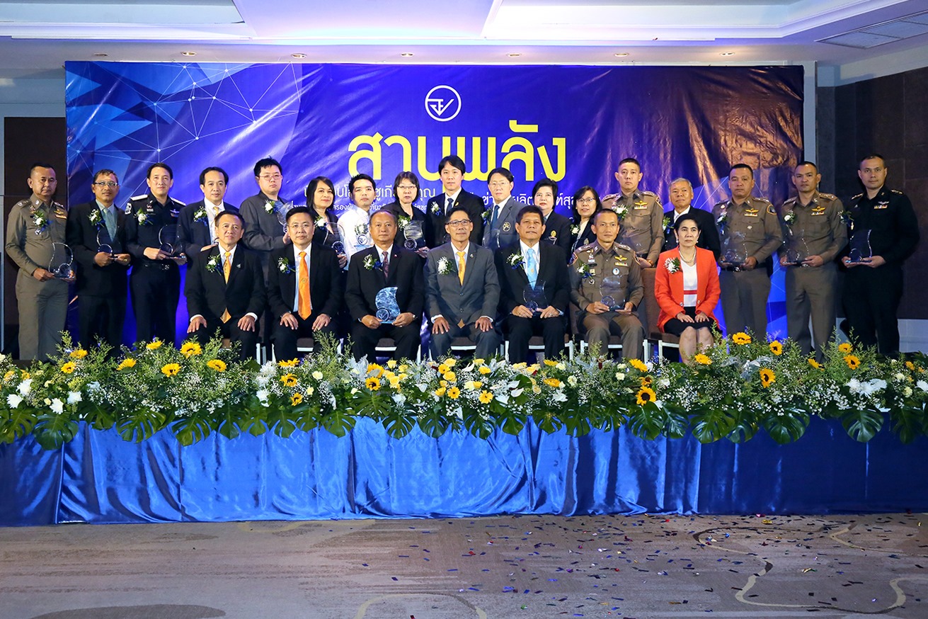 05.jpg